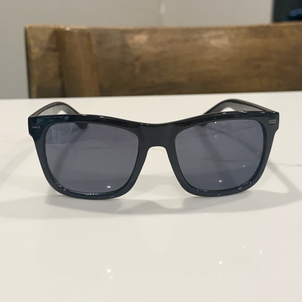 Vince Camuto Classic Black Eyewear